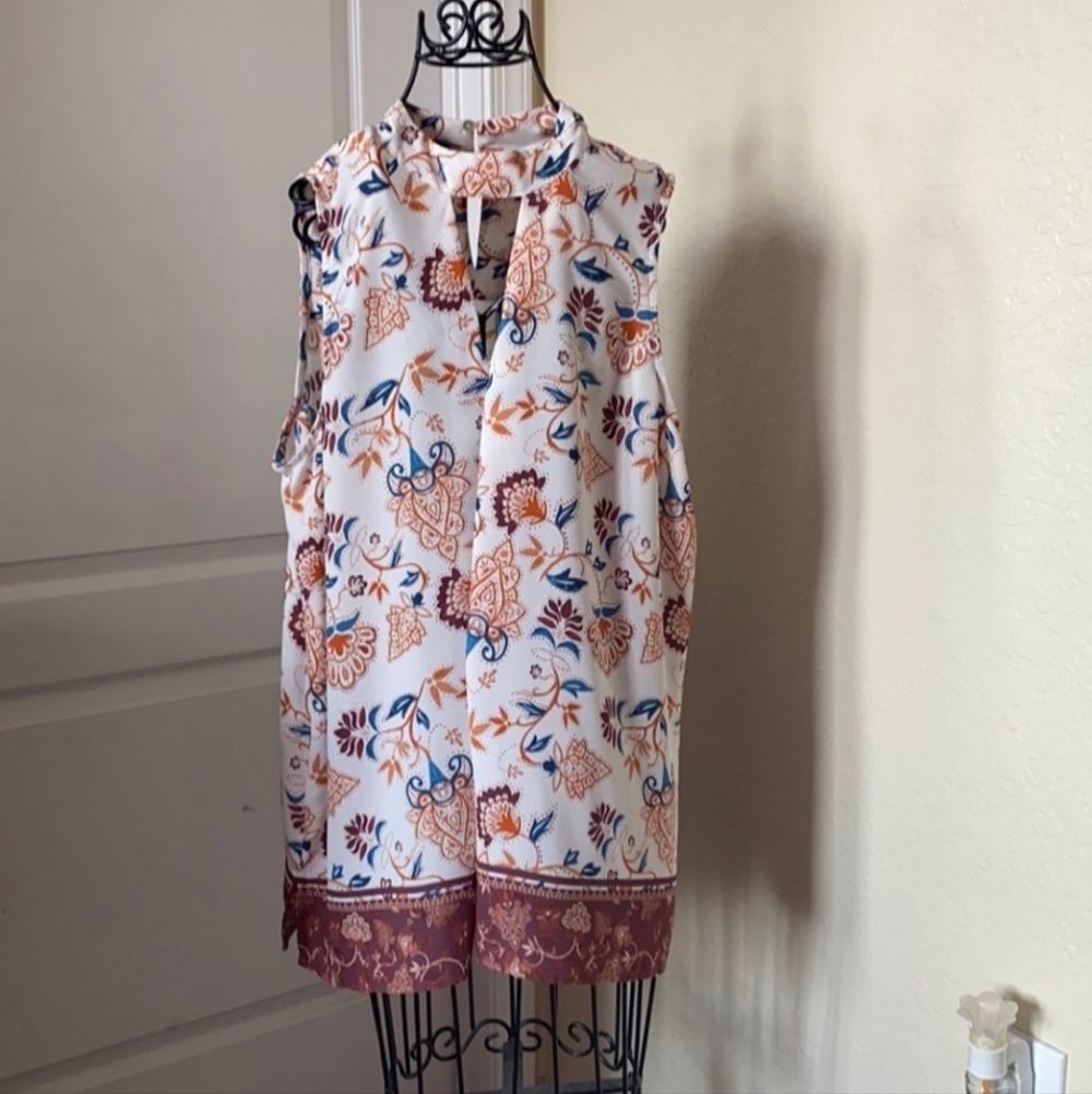 Violet & Claire top size XL
